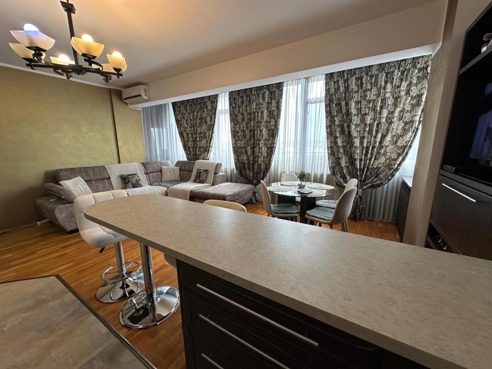 Luxury Nordic 46 Apartment Suceava Bagian luar foto